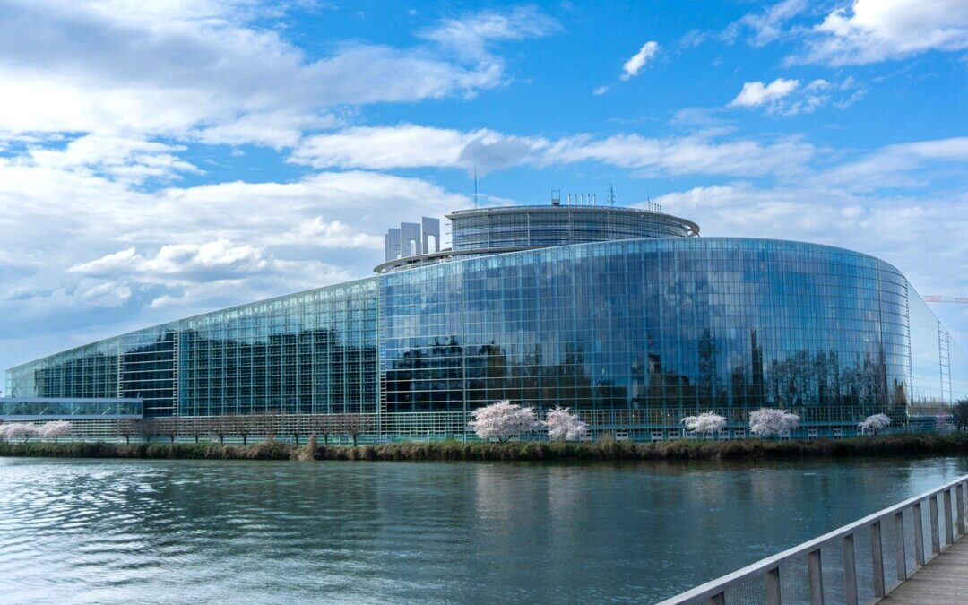 EU Approves New CO2 Rules Giving Carmakers Flexibility Through 2027