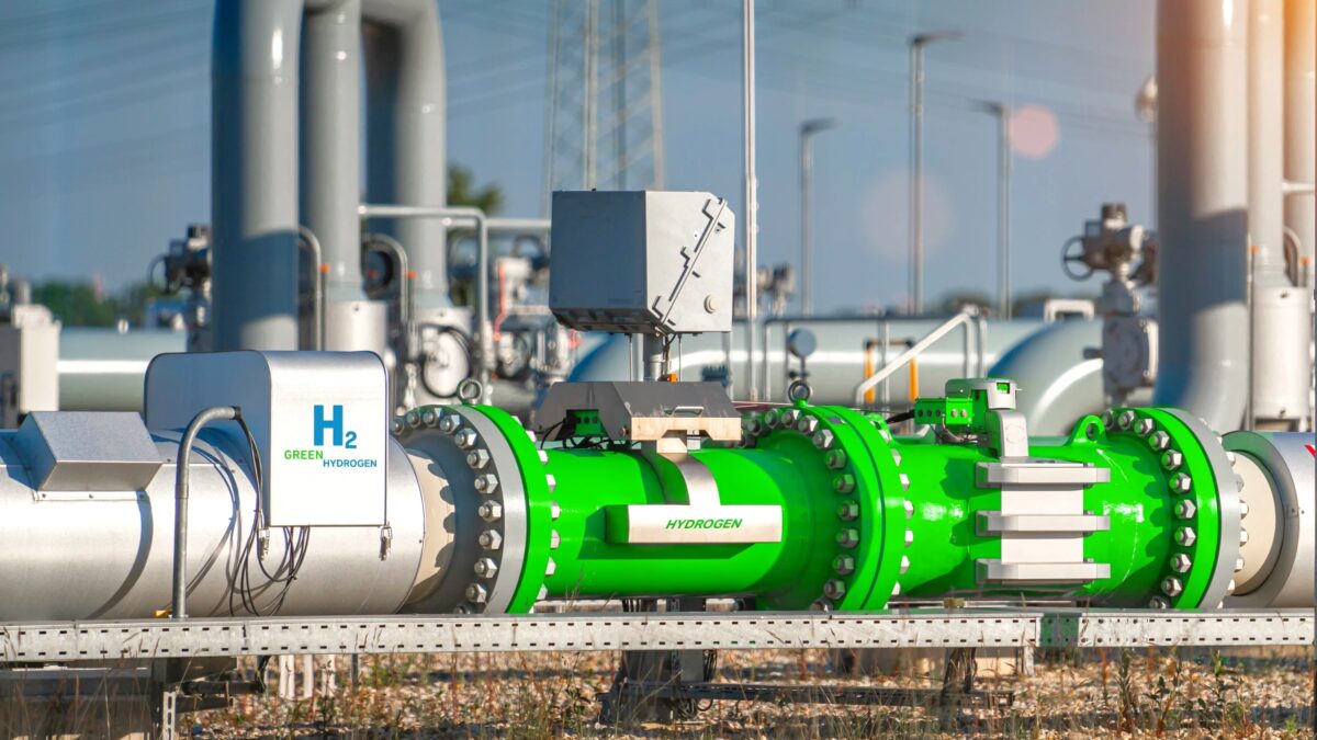India Makes Strides in Green Hydrogen and Rooftop Solar Adoption